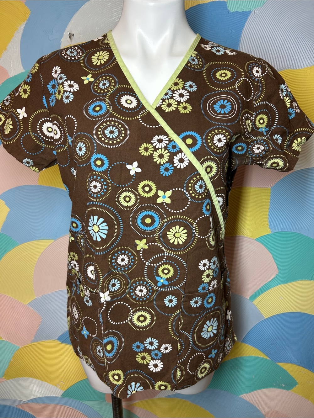 Scrub Hq Brown Floral Print Wrap Scrub Top with Blue & Lime Accents sz S